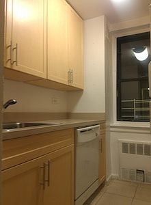 2nd image of 9131 Lamont Ave APT 7E