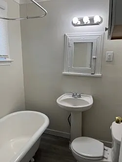 2 bed, 1.0 bath, $895 — Photo 3