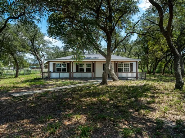 802 S Terry St, Rockport, TX 78382