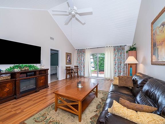 3rd image of 1190 Villa Ln #123