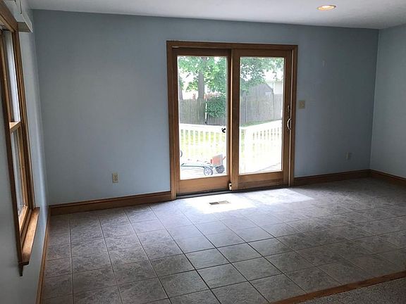 5th image of 33 Doris Dr