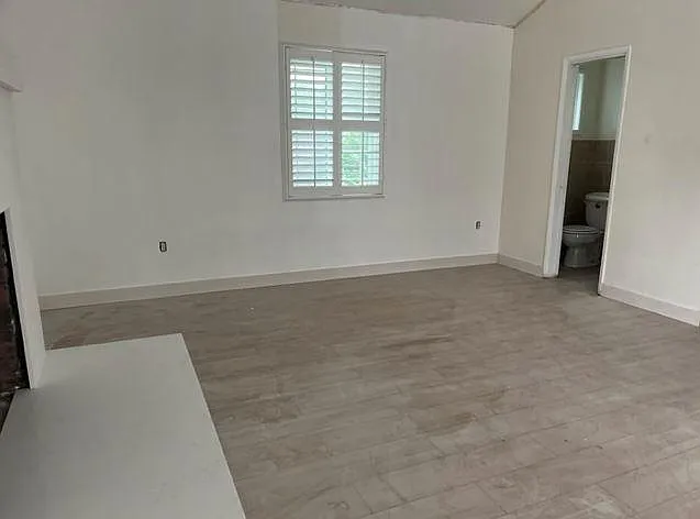 126 E Wistaria Ave — Photo 3