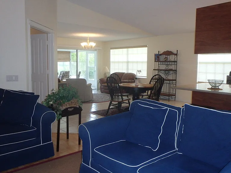 1880 SW Springfield Ct — Photo 30