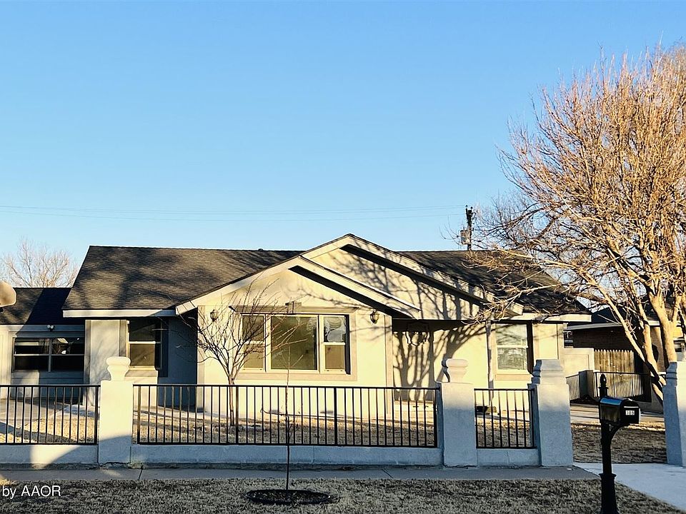 1st image of 305 Bruce Ave