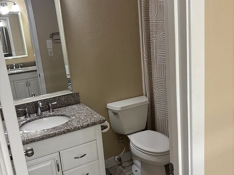 901 Dulles Dr — Photo 18