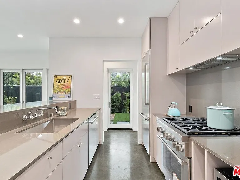 15322 De Pauw St — Photo 10