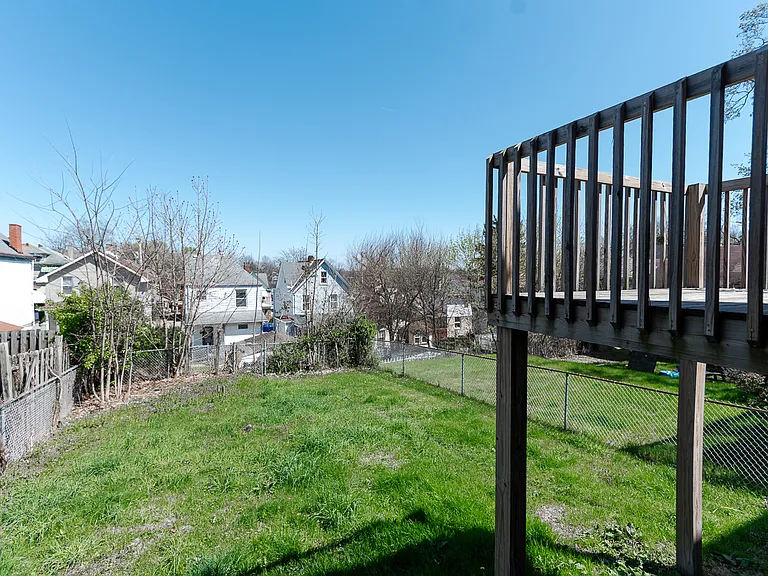 2225 Bensonia Ave — Photo 22