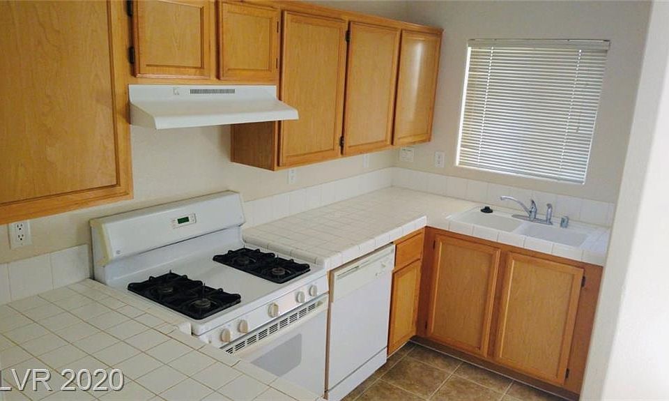 2nd image of 1050 E Cactus Ave Unit 2087
