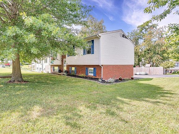 2nd image of 1701 Melbourne Dr