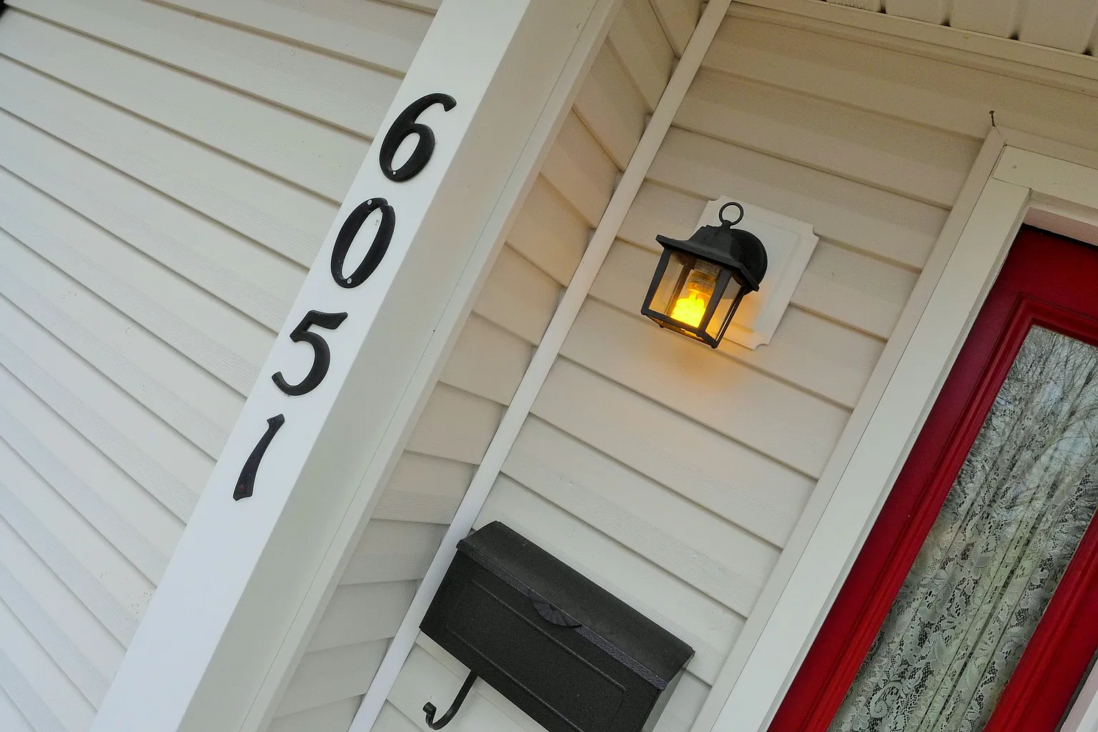 6051 Pointview Ln photo 1