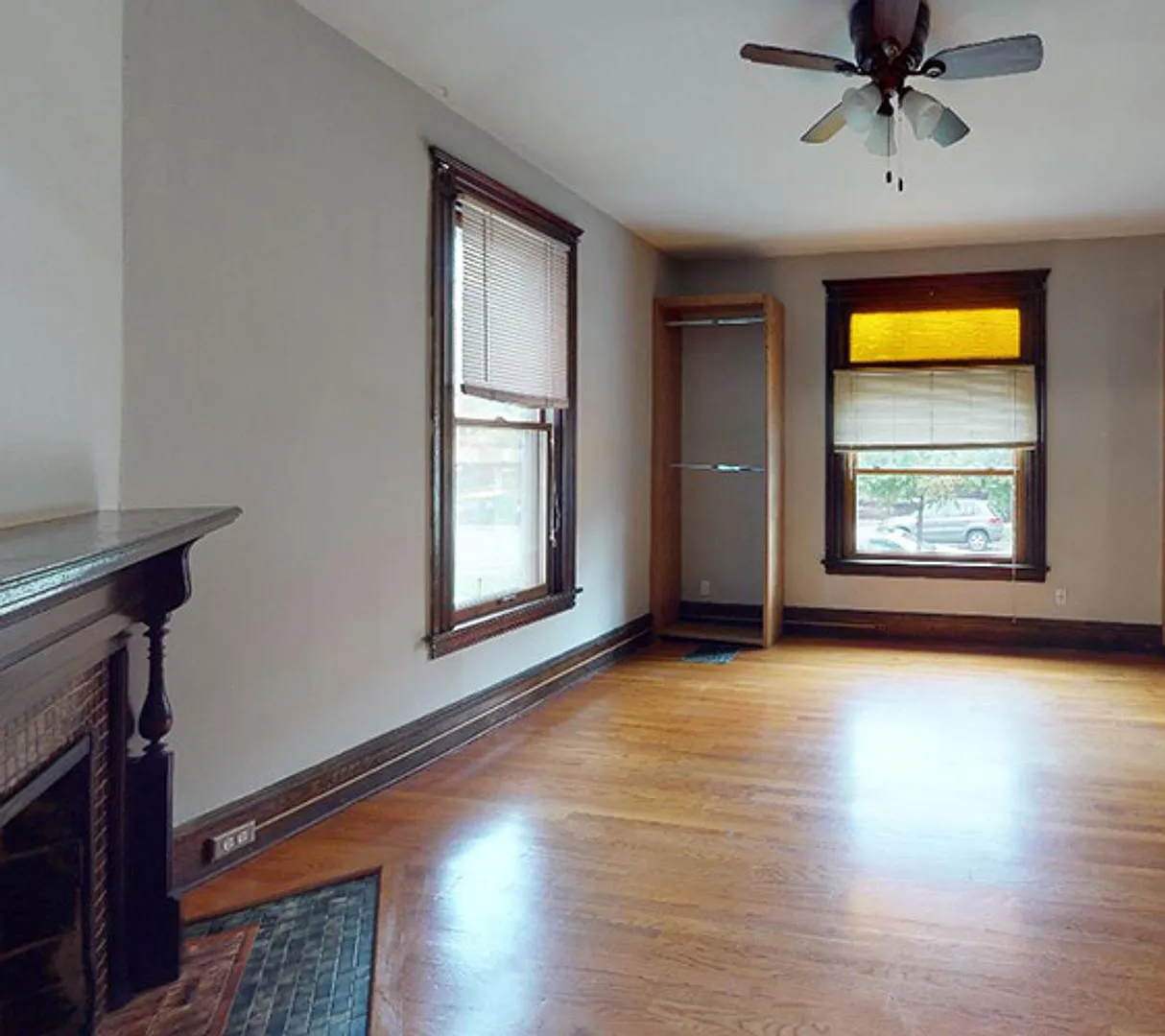 Dinkytown 6-Bedroom House — Photo 2