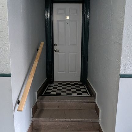 apt entrance
