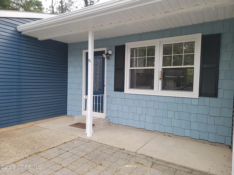 16 Chelsea Dr — Photo 6