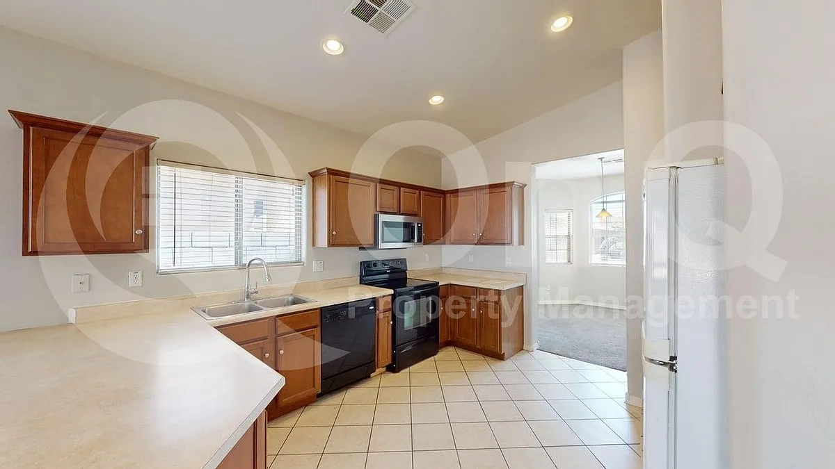 3 bed, 2.0 bath, 1680 sqft, $1,895 — Photo 4