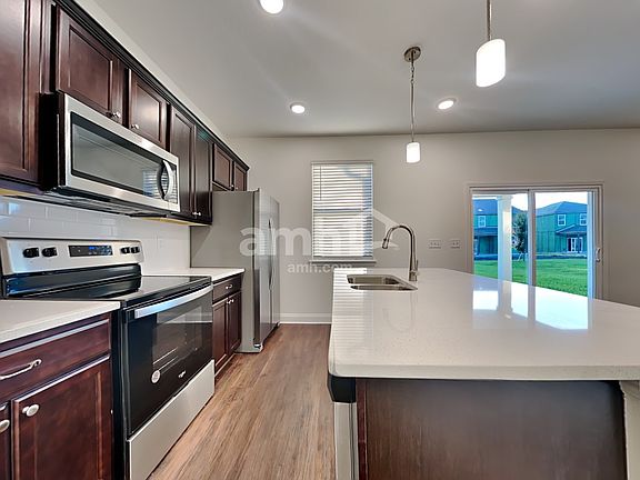 3rd image of 584 Onate Cir