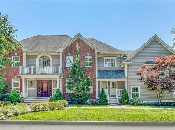 232 High St, Winchester, MA 01890