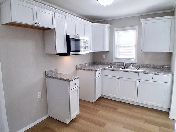 5th image of 2022 W Richwoods Blvd