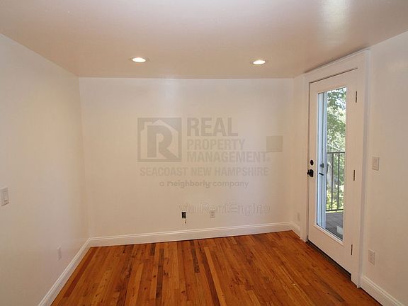 4th image of 530 Portsmouth Ave
