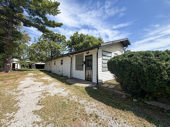 3rd image of 818 W 25th St