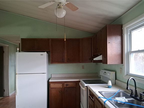 4th image of 209 McLean Rd