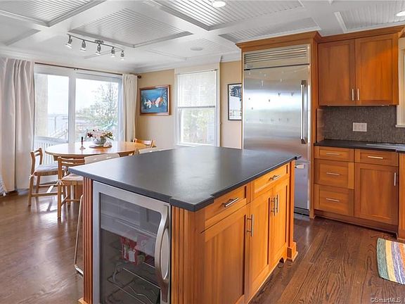 5th image of 11 Seabreeze Pl