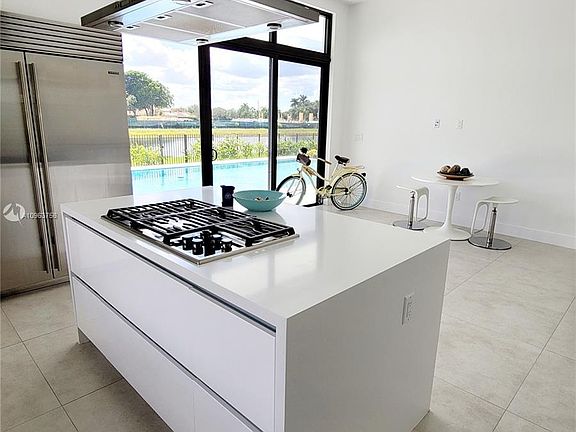 5th image of 16512 S Botaniko Dr S