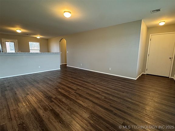 4th image of 1505 S 31st St