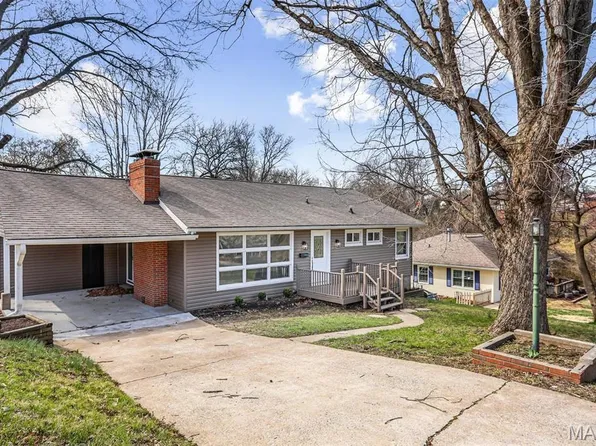 17 Marietta Pl, Alton, IL 62002