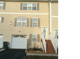 27 Mayer Dr, Middletown, NY 10940