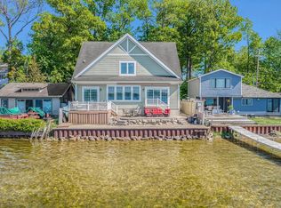 5251 Wildwood Dr, Howell, MI 48843