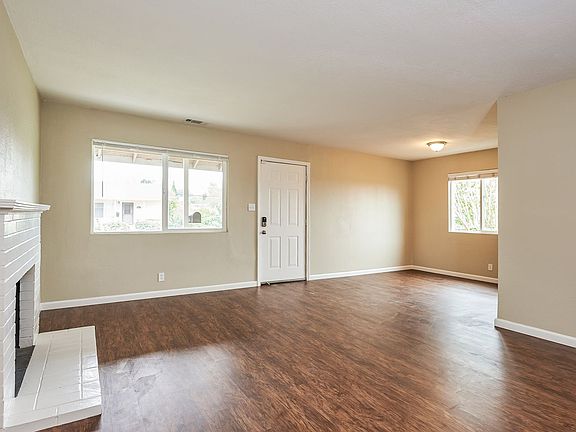 4th image of 500 Baywood Dr