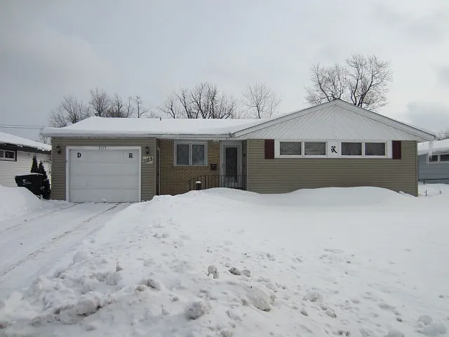 2115 Parker Blvd photo 1