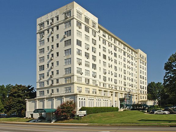 3rd image of 1914 Poplar Ave #207