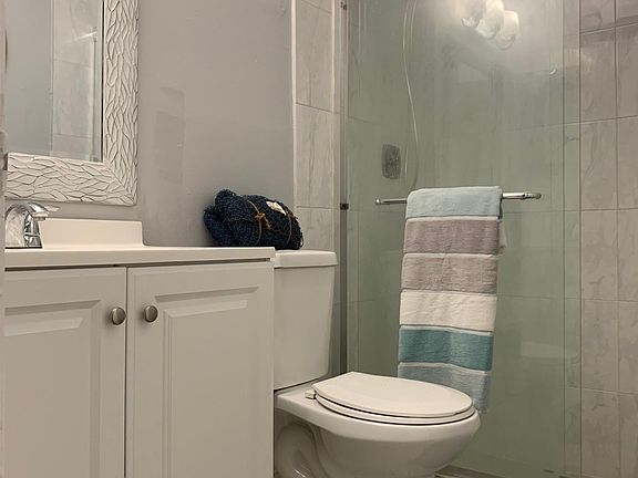4th image of 103 SE 12th Ave #105