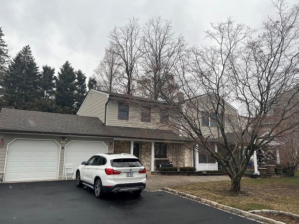 1st image of 14 Conway Ct #2