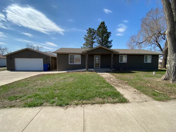 704 S Polk Ave, Pierre, SD 57501