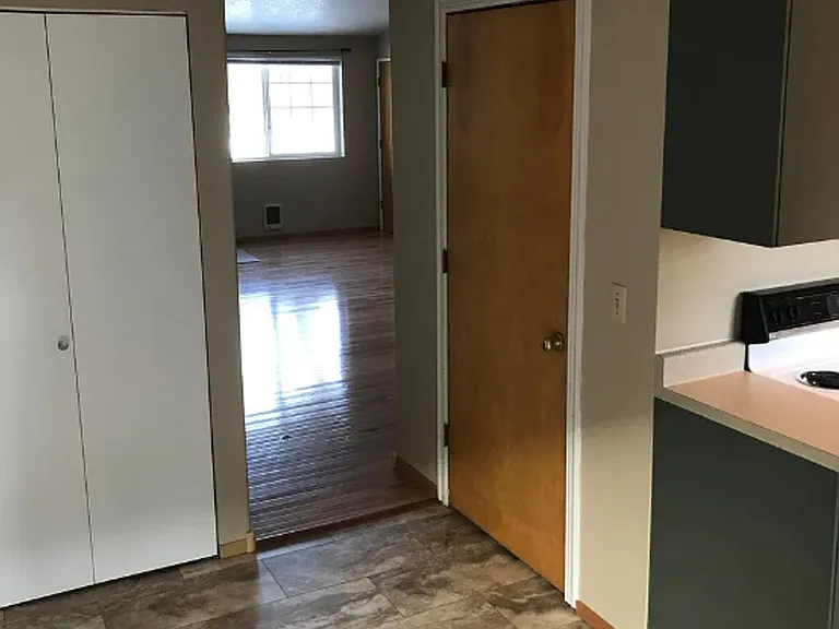 1548 SW Metolius Ave — Photo 4