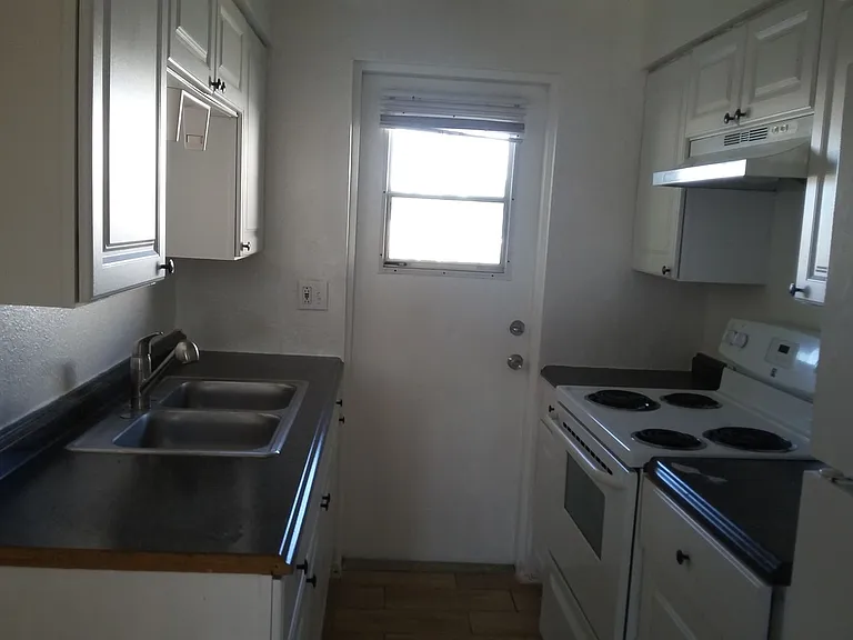 1710 S Washington Ave #6 — Photo 4
