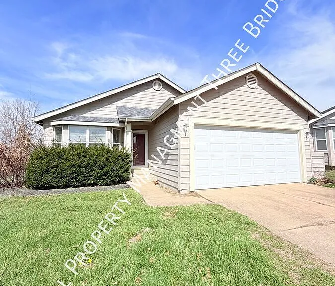 43 Kingspointe Dr — Photo 1