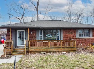 32653 Beacon Ln, Fraser, MI 48026
