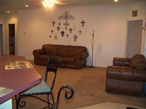 4th image of 120 Jerry Dr