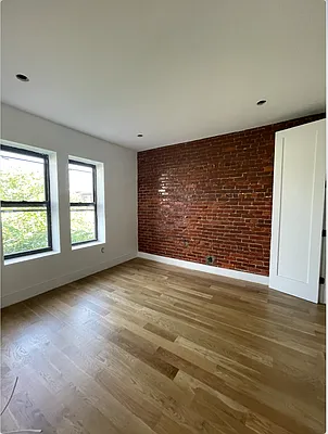 Rented by Safdie Realty Group | media 16