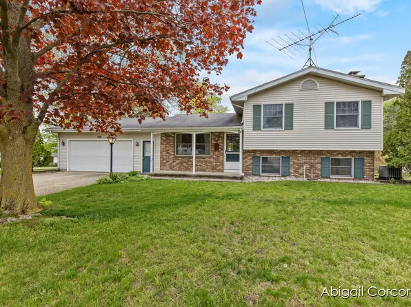 330 N Myron St, Greenville, MI 48838