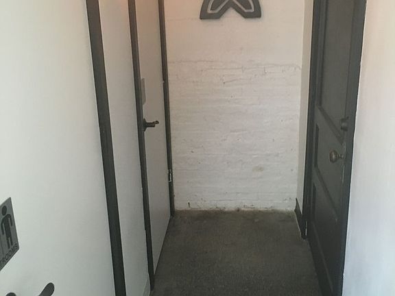 5th image of 24 E Madison St