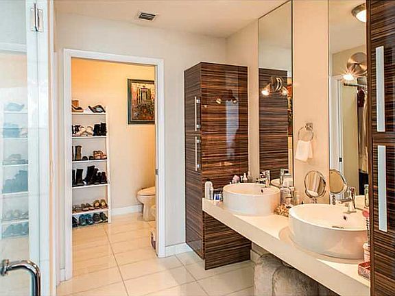 4th image of 2020 Bayshore Dr #704