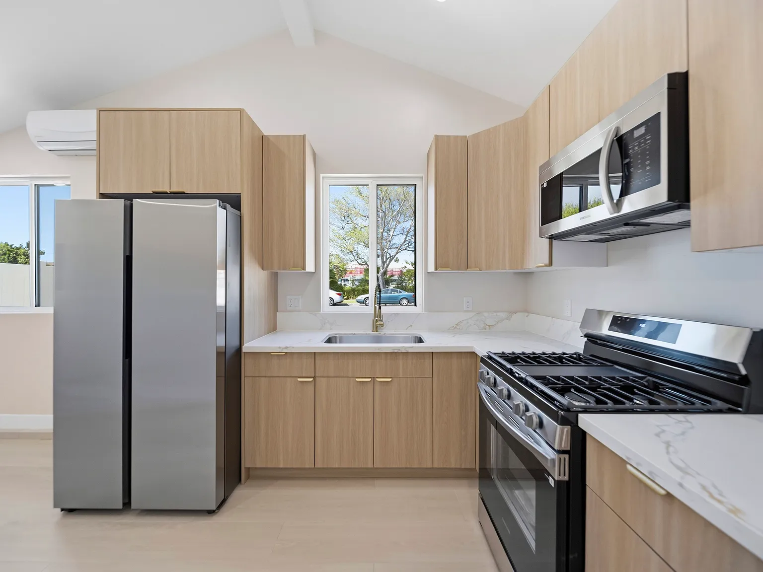 1 bed, 400 sqft, $1,850 — Photo 3