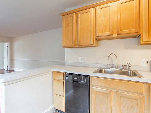 Updated kitchen with dishwasher