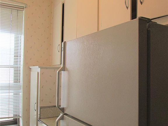 4th image of 3105 Avenue V APT 6G
