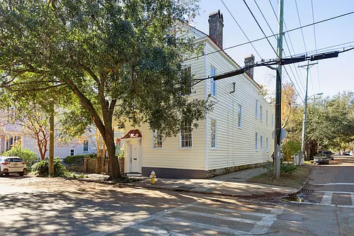 89 Alexander Street Photo 1