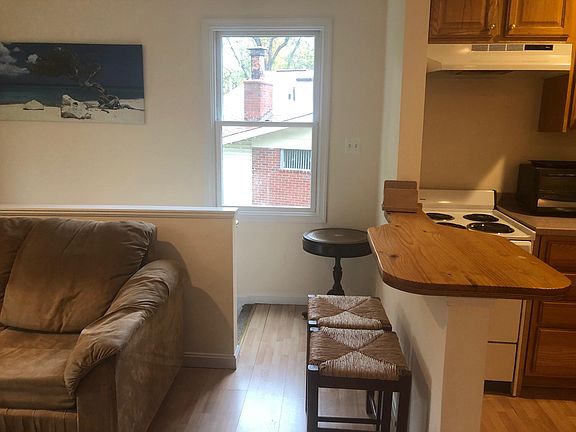 4th image of 814 Charen Ln